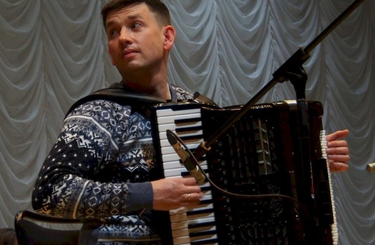 Известный аккордеонист Александр Поелуев презентует саранским меломанам новые авторские произведения