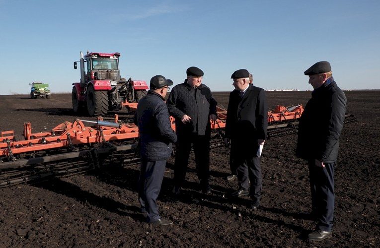 Глава Мордовии проинспектировал ход весенне-полевых работ в Лямбирском и Старошайговском районах республики
