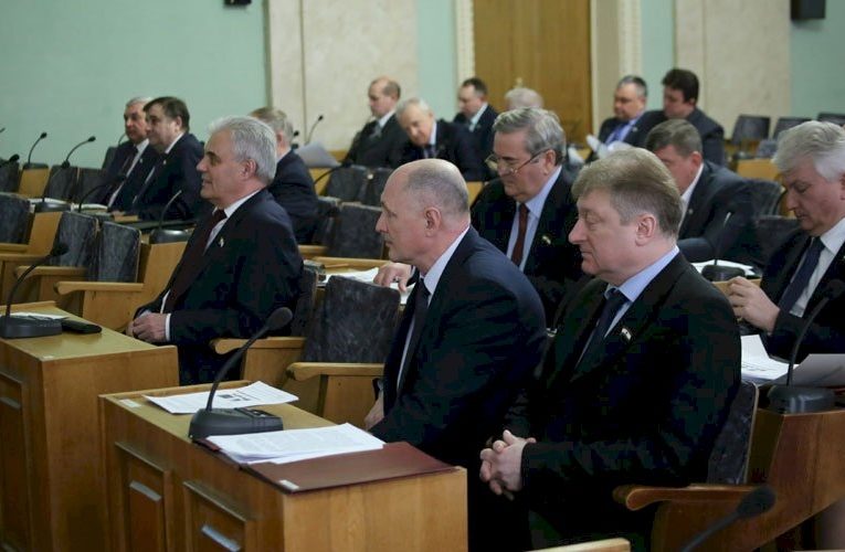 В Мордовии «Единая Россия» поддержала закон о внесении поправок в Конституцию страны