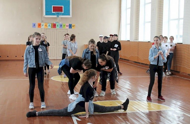 В Рузаевке школьницы участвовали в «А ну-ка, девушки!»