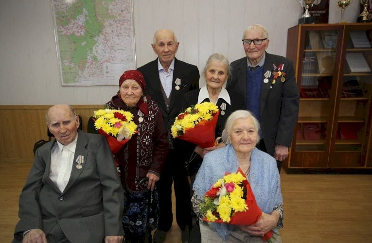 В Зубово-Полянском районе ветеранам вручили юбилейные медали