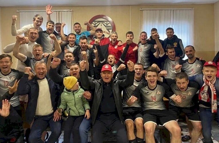 Мордовские футболисты и тренер Максим Будников выиграли Кубок Приволжья
