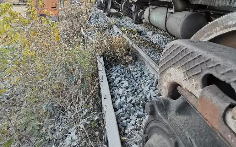 В Мордовии пять вагонов со щебнем сошли с рельсов
