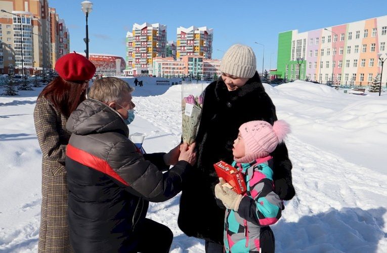 ОНФ и предприниматели Мордовии поздравили с 8 Марта мам особенных детей